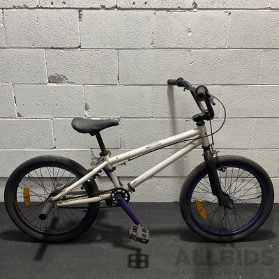 SOUTHERN Star Insane BMX Kids Bike