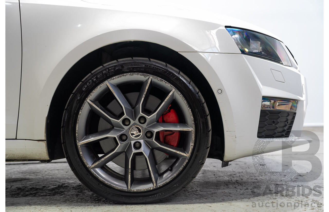 06/2015 Skoda Octavia RS 162 TSI NE MY15 4d Wagon White Turbo 2.0L