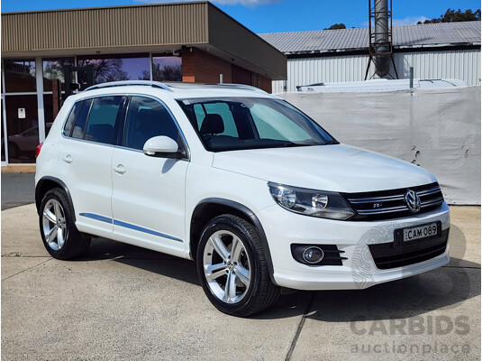 04/2015 Volkswagen Tiguan 130 TDI R-Line (4x4) 5NC MY15 4d Wagon White 2.0L