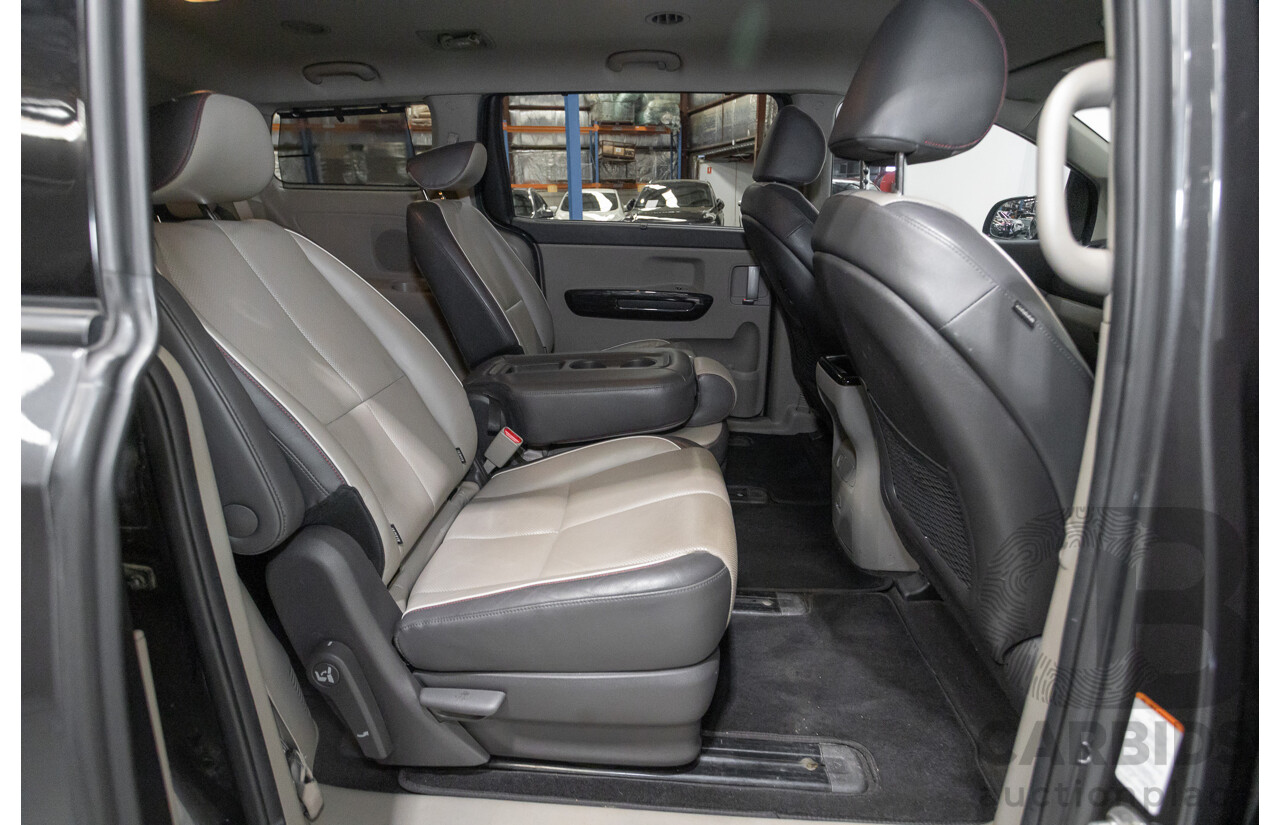 9/2015 Kia Carnival Platinum YP 4d Wagon Graphite Grey V6 3.3L - 8 Seater