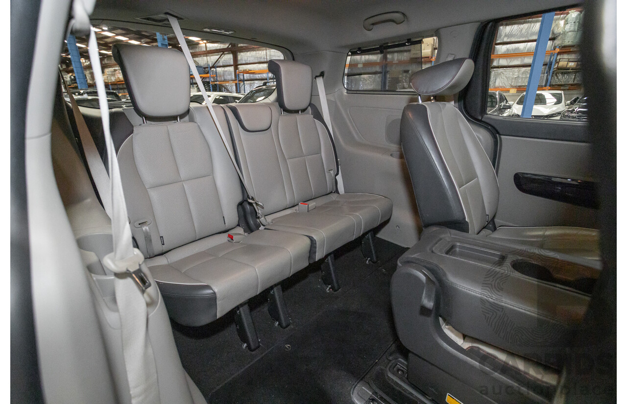 9/2015 Kia Carnival Platinum YP 4d Wagon Graphite Grey V6 3.3L - 8 Seater