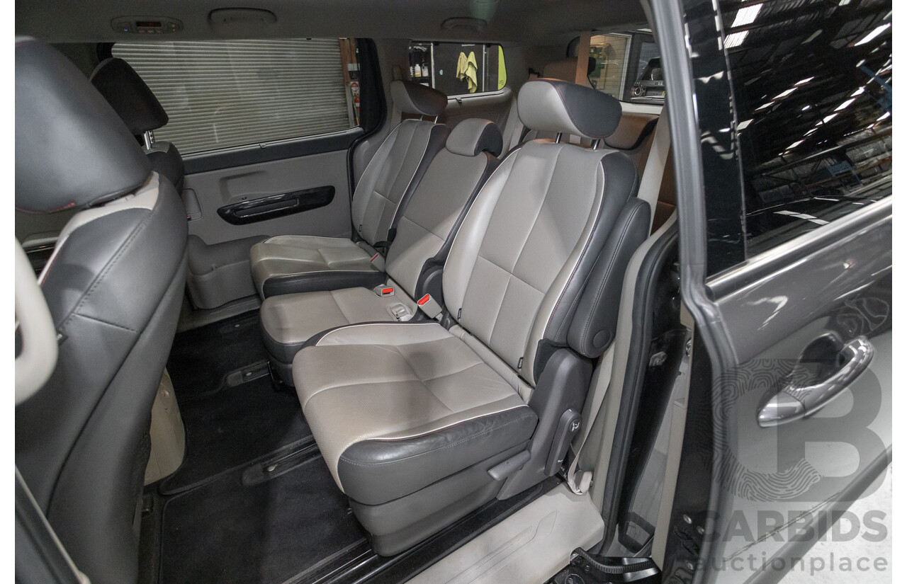 9/2015 Kia Carnival Platinum YP 4d Wagon Graphite Grey V6 3.3L - 8 Seater