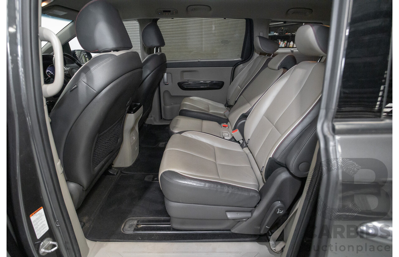 9/2015 Kia Carnival Platinum YP 4d Wagon Graphite Grey V6 3.3L - 8 Seater