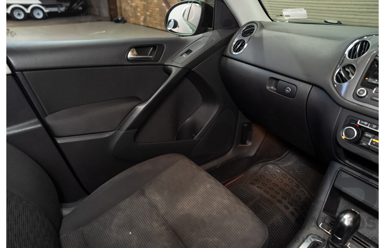 08/2012 Volkswagen Tiguan 132 TSI (AWD) 5NC MY12 4d Wagon Black Turbo 2.0L
