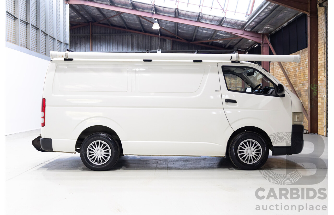 01/2008 Toyota Hiace LWB TRH201R MY07 UPGRADE 4d Van White 2.7L