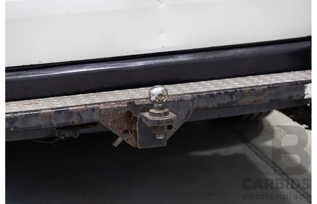 01/2008 Toyota Hiace LWB TRH201R MY07 UPGRADE 4d Van White 2.7L