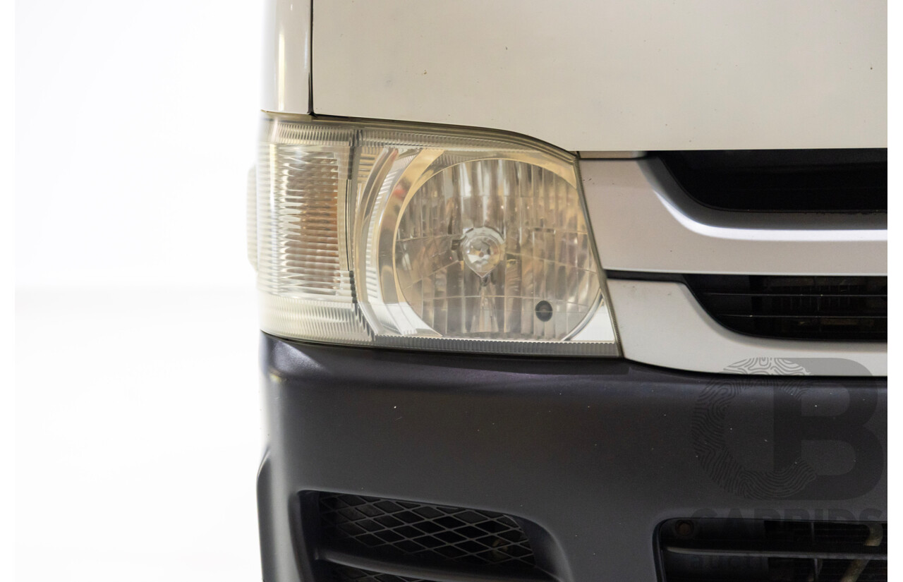 01/2008 Toyota Hiace LWB TRH201R MY07 UPGRADE 4d Van White 2.7L