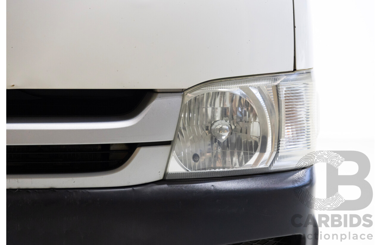 01/2008 Toyota Hiace LWB TRH201R MY07 UPGRADE 4d Van White 2.7L