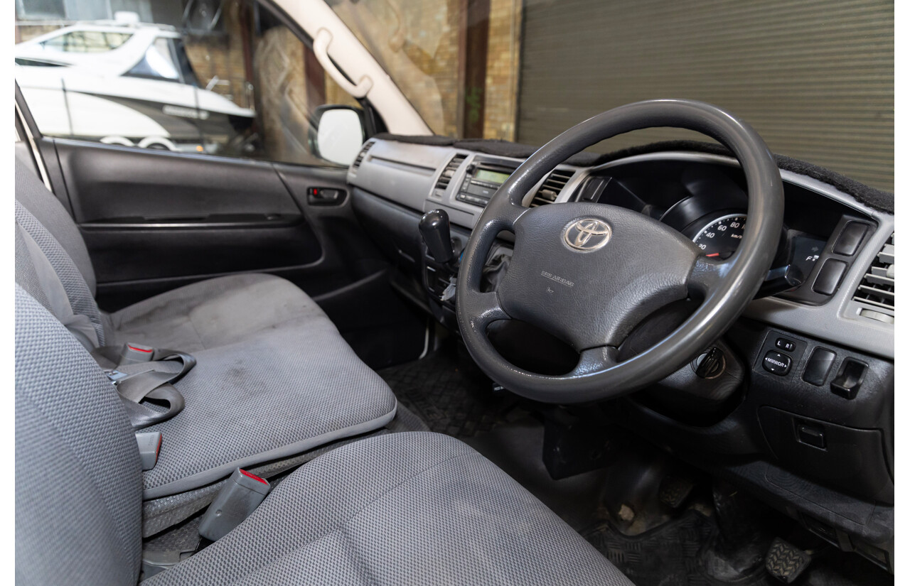 01/2008 Toyota Hiace LWB TRH201R MY07 UPGRADE 4d Van White 2.7L