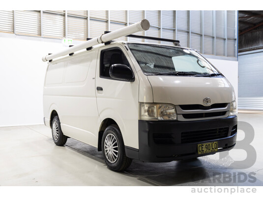 01/2008 Toyota Hiace LWB TRH201R MY07 UPGRADE 4d Van White 2.7L