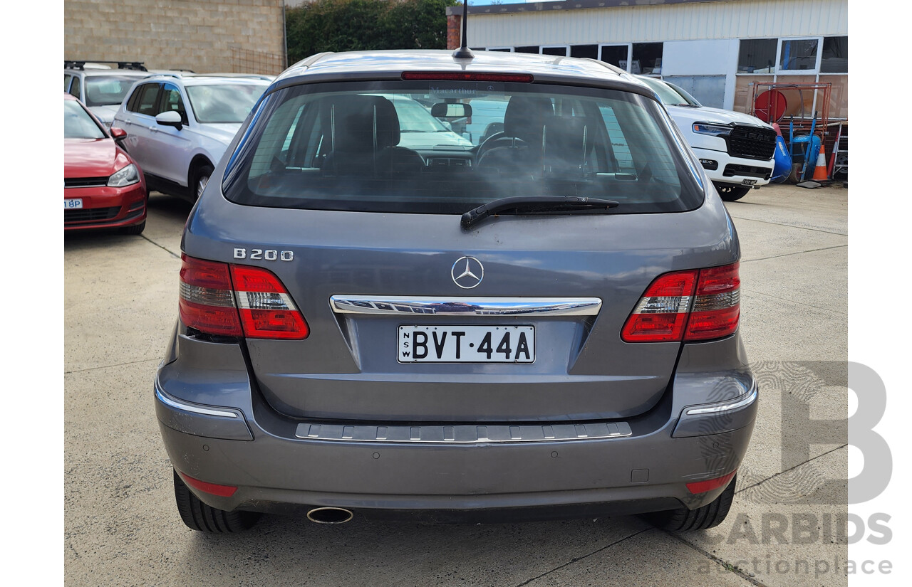 07/2011 Mercedes-Benz B200 245 MY11 5d Hatchback Grey 2.0L