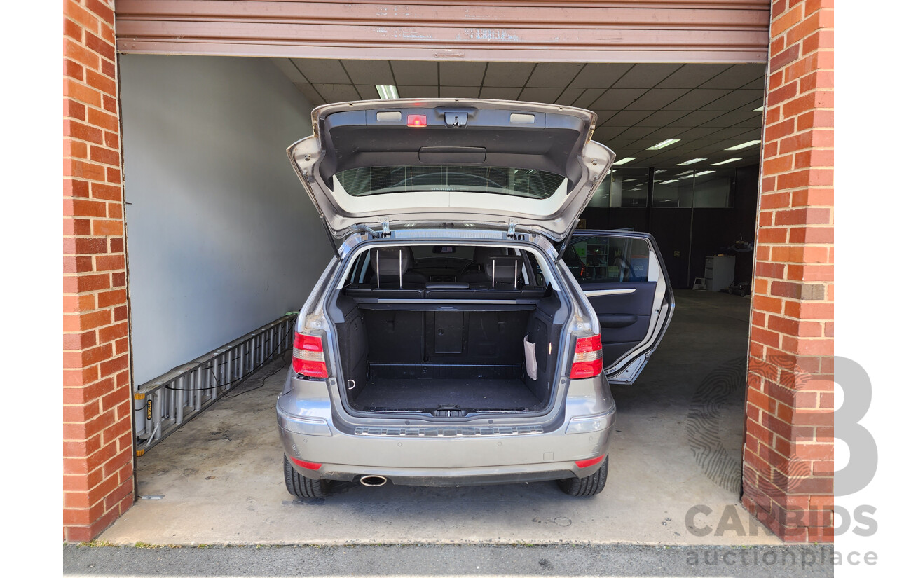 07/2011 Mercedes-Benz B200 245 MY11 5d Hatchback Grey 2.0L