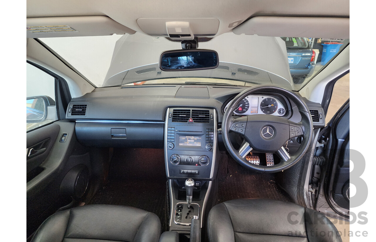 07/2011 Mercedes-Benz B200  245 MY11 5d Hatchback Grey 2.0L