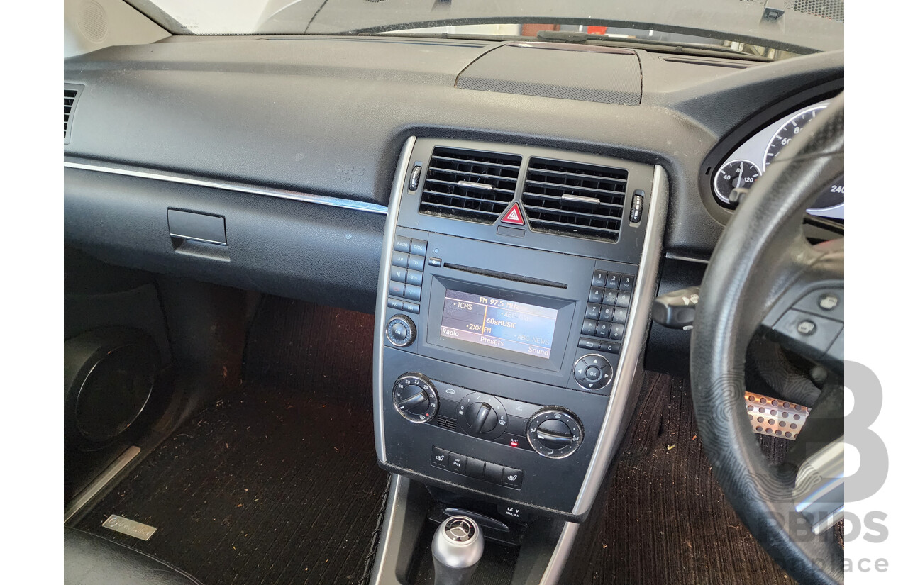 07/2011 Mercedes-Benz B200  245 MY11 5d Hatchback Grey 2.0L