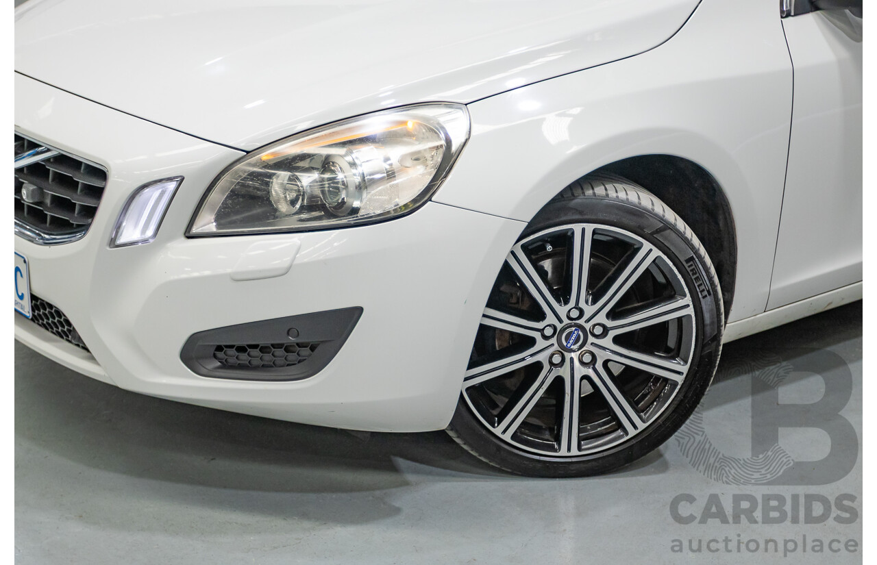 11/2010 Volvo S60 D5 (AWD) F 4d Sedan White Twin Turbo Diesel 2.4L