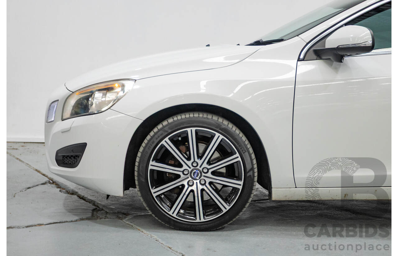 11/2010 Volvo S60 D5 (AWD) F 4d Sedan White Twin Turbo Diesel 2.4L