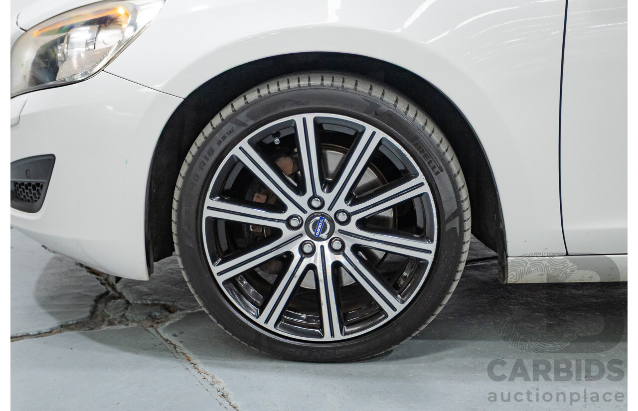 11/2010 Volvo S60 D5 (AWD) F 4d Sedan White Twin Turbo Diesel 2.4L