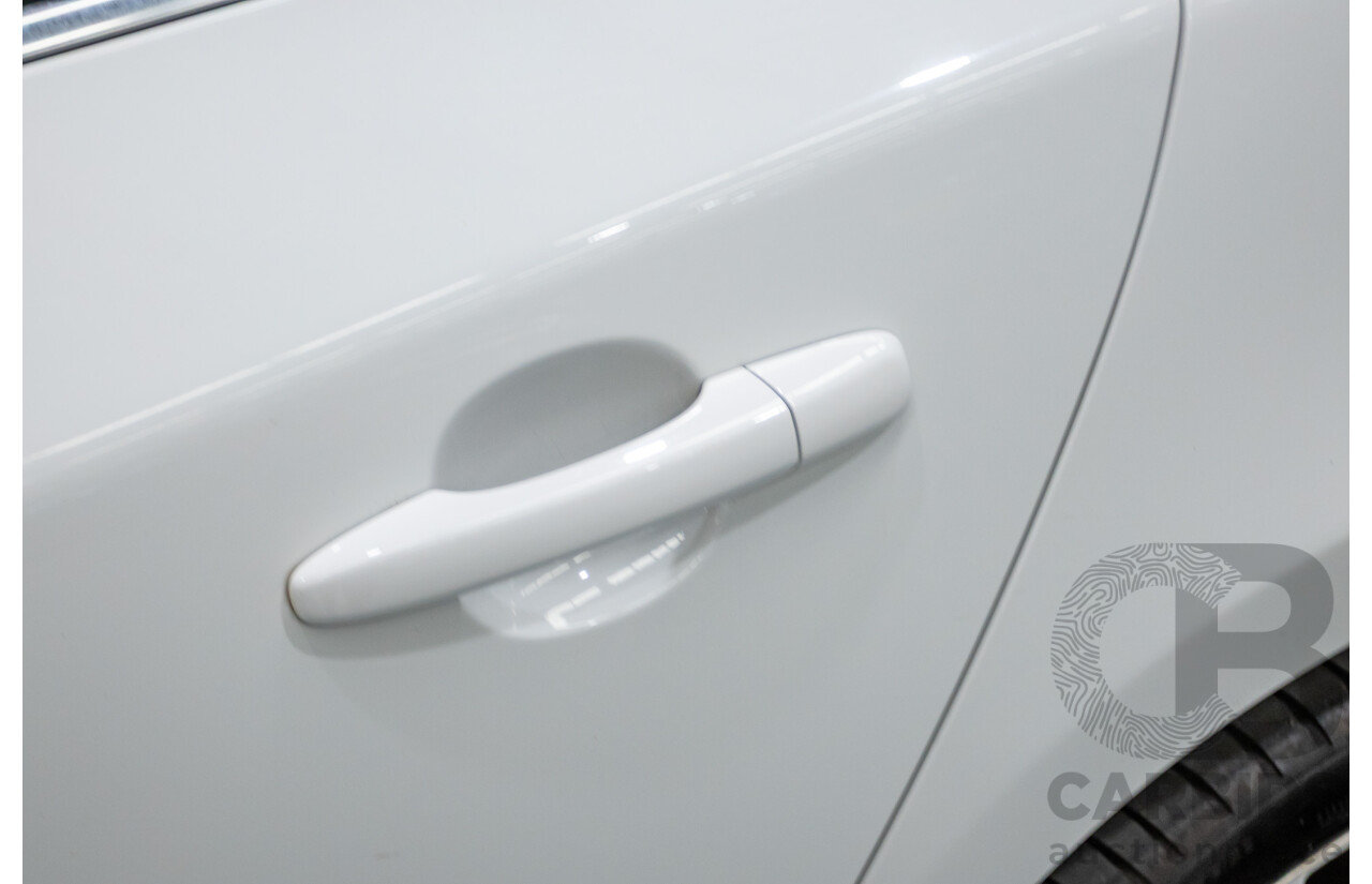 11/2010 Volvo S60 D5 (AWD) F 4d Sedan White Twin Turbo Diesel 2.4L