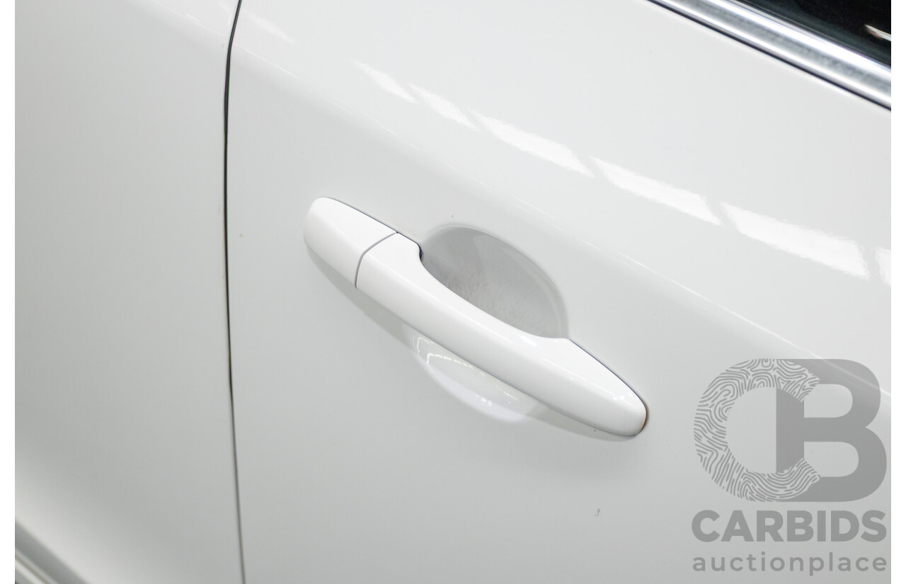 11/2010 Volvo S60 D5 (AWD) F 4d Sedan White Twin Turbo Diesel 2.4L