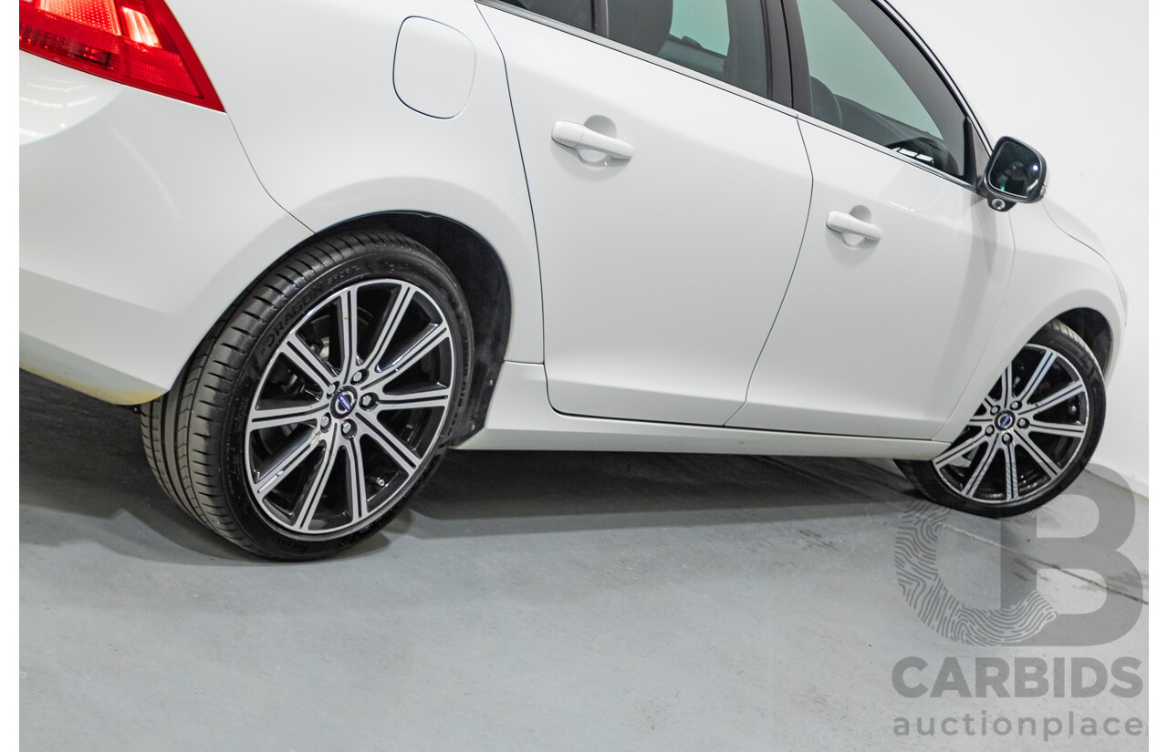 11/2010 Volvo S60 D5 (AWD) F 4d Sedan White Twin Turbo Diesel 2.4L