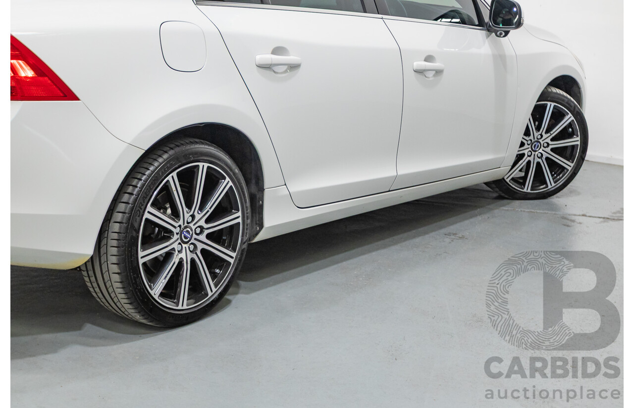 11/2010 Volvo S60 D5 (AWD) F 4d Sedan White Twin Turbo Diesel 2.4L