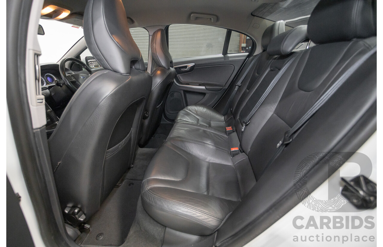 11/2010 Volvo S60 D5 (AWD) F 4d Sedan White Twin Turbo Diesel 2.4L