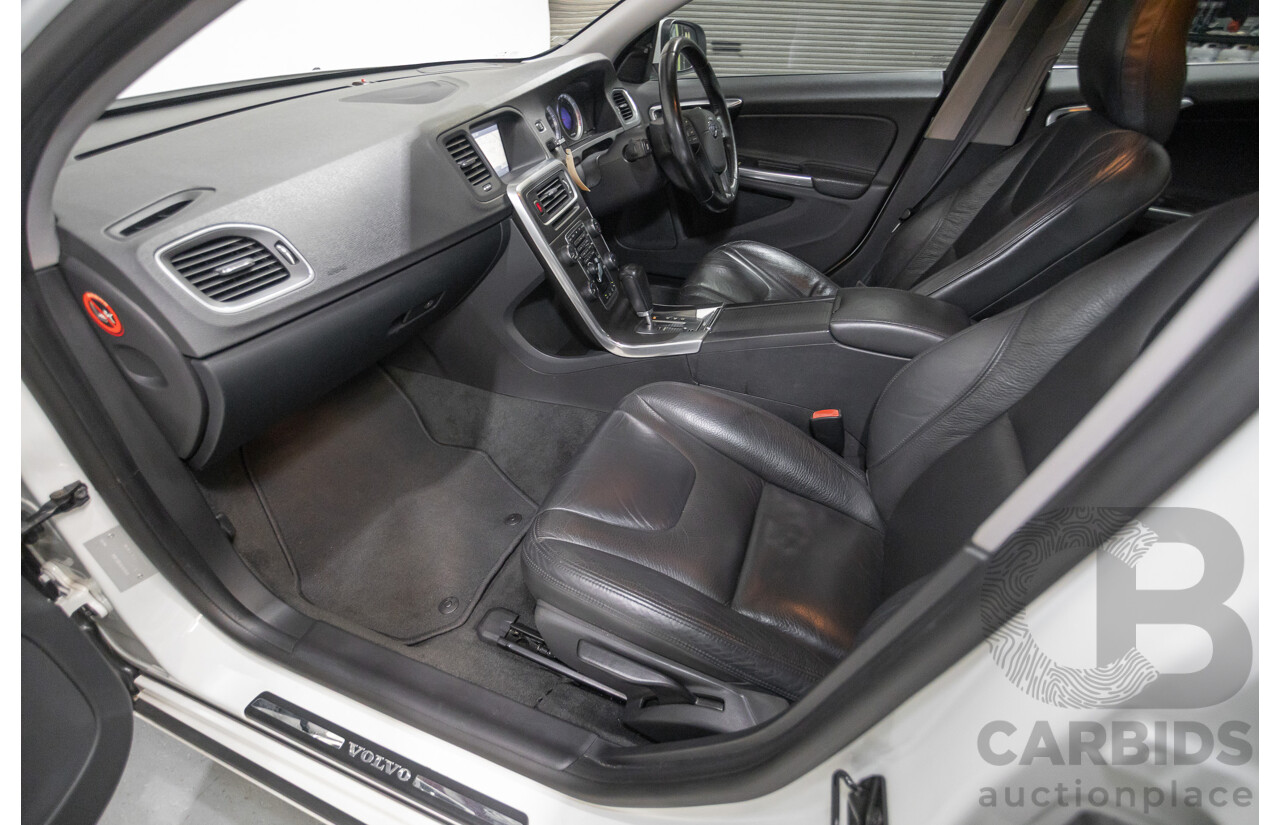 11/2010 Volvo S60 D5 (AWD) F 4d Sedan White Twin Turbo Diesel 2.4L