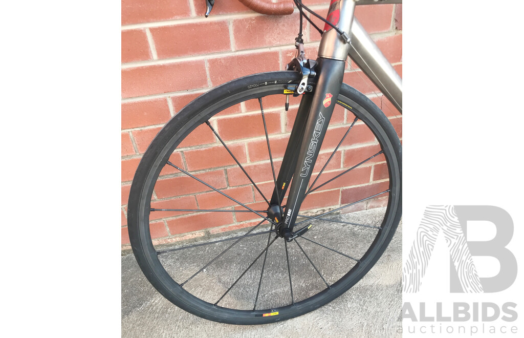 Lynskey Titanium R450 11 Speed Road Bike