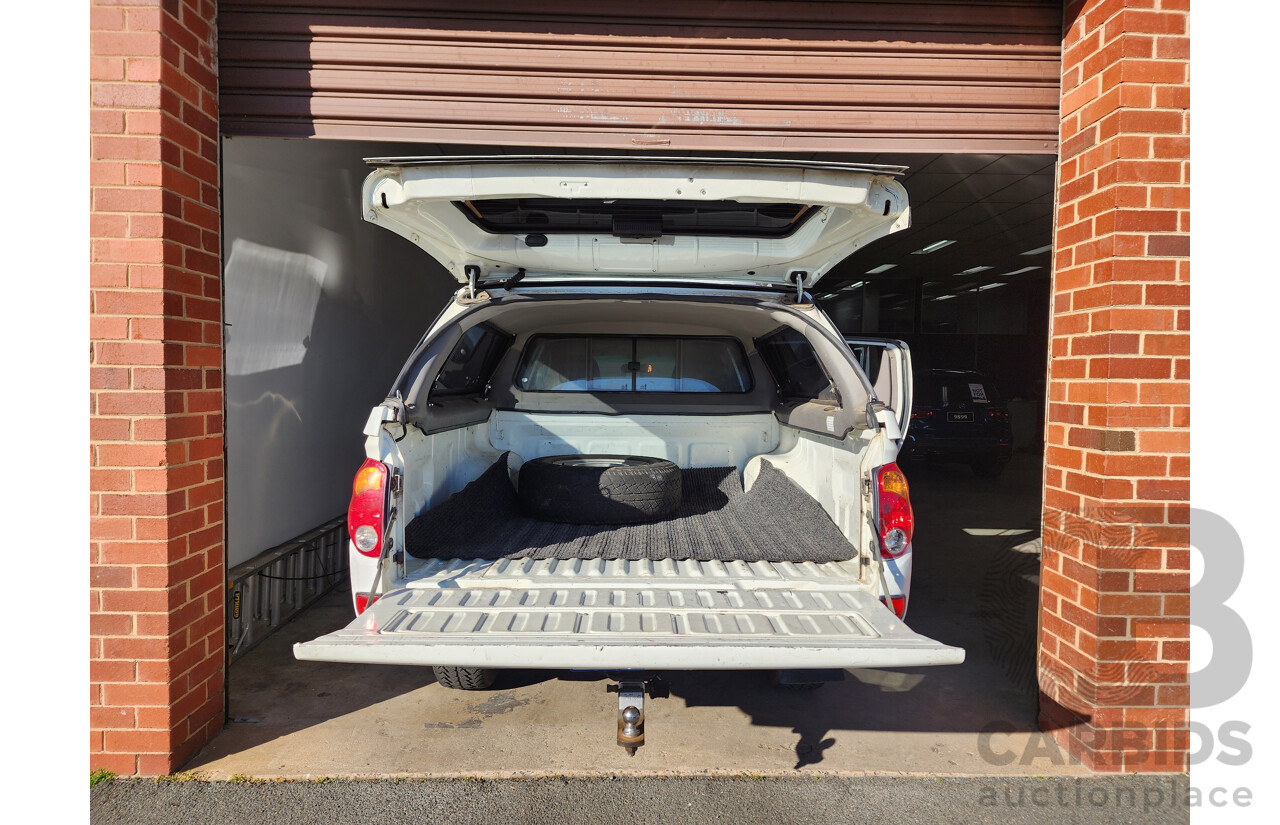09/2009 Mitsubishi Triton GLX (4x4) ML MY09 Double Cab Utility White 3.2L