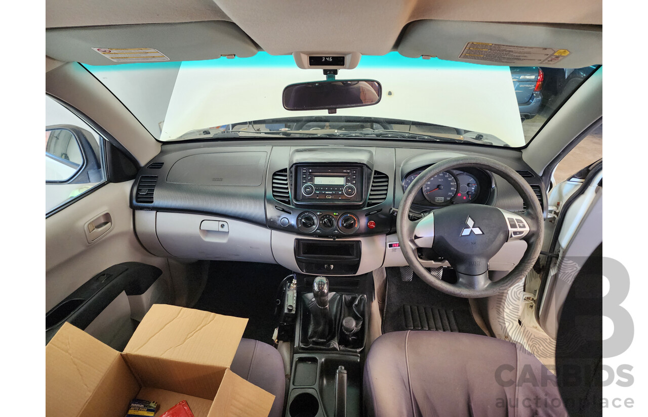 09/2009 Mitsubishi Triton GLX (4x4) ML MY09 Double Cab Utility White 3.2L