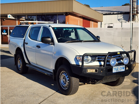 09/2009 Mitsubishi Triton GLX (4x4) ML MY09 Double Cab Utility White 3.2L