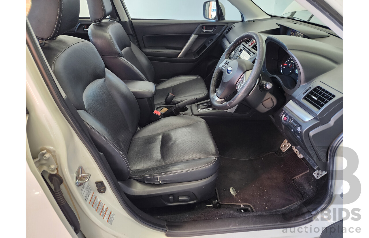 10/2014 Subaru Forester 2.0xt Premium MY14 4d Wagon White 2.0L