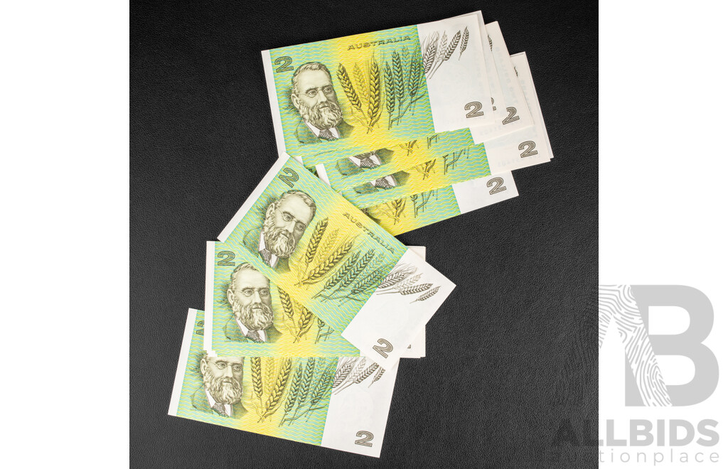 Forty Australian 1985 UNC Two Dollar Notes, R89 Johnston/Fraser Consecutive LPP 951372 - LPP 951411