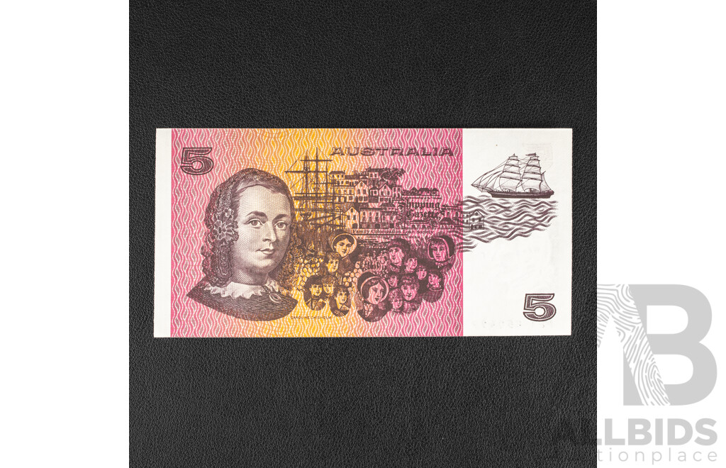 Australian 1982 Five Dollar Error Note, R208 Johnston/Stone, Ink Smudge to Sir Joseph Banks Face