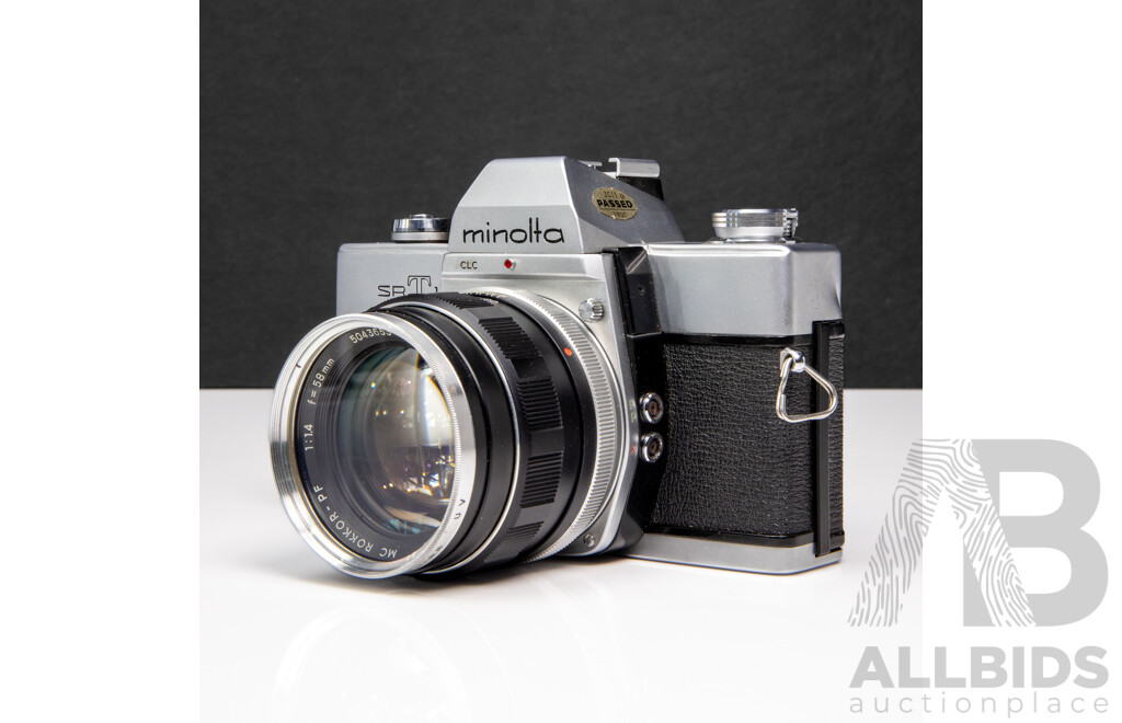Vintage Minolta SRT 101 35mm SLR Film Camera in Leatherette Case