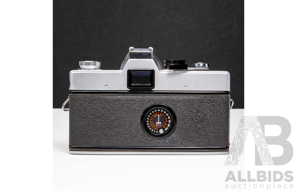 Vintage Minolta SRT 101 35mm SLR Film Camera in Leatherette Case