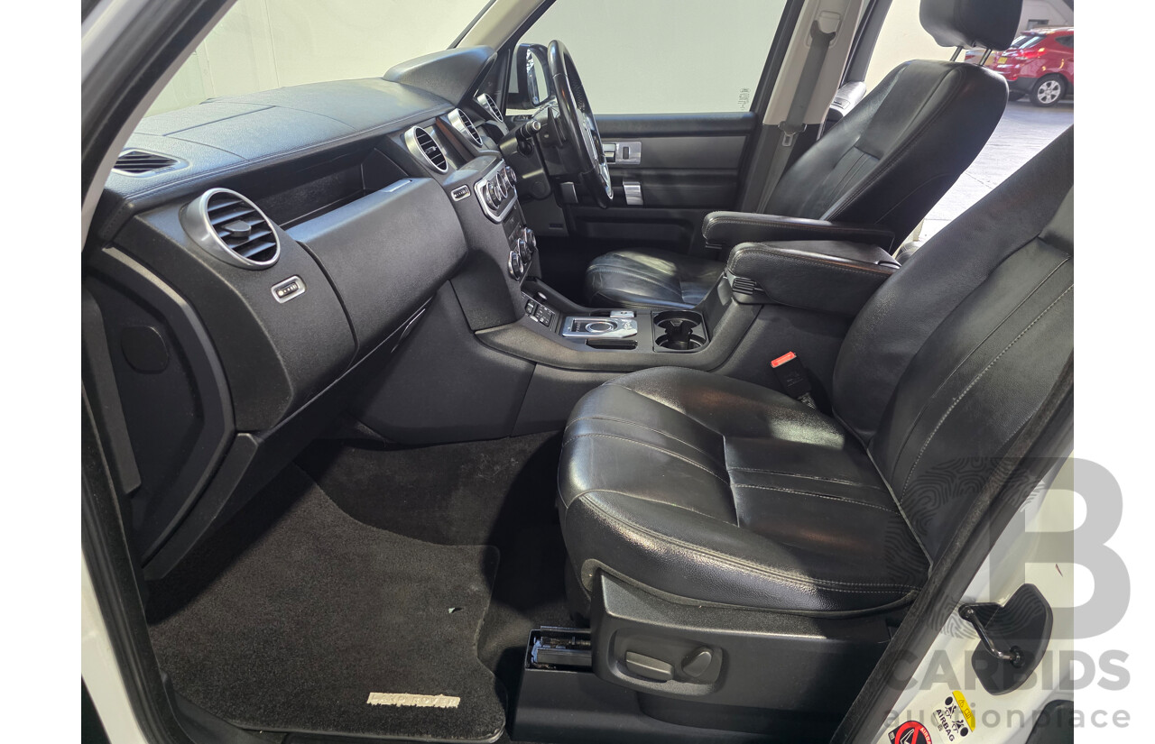 05/2015 Land Rover Discovery 3.0 SCV6 SE 4x4 MY16 4d Wagon White 3.0L