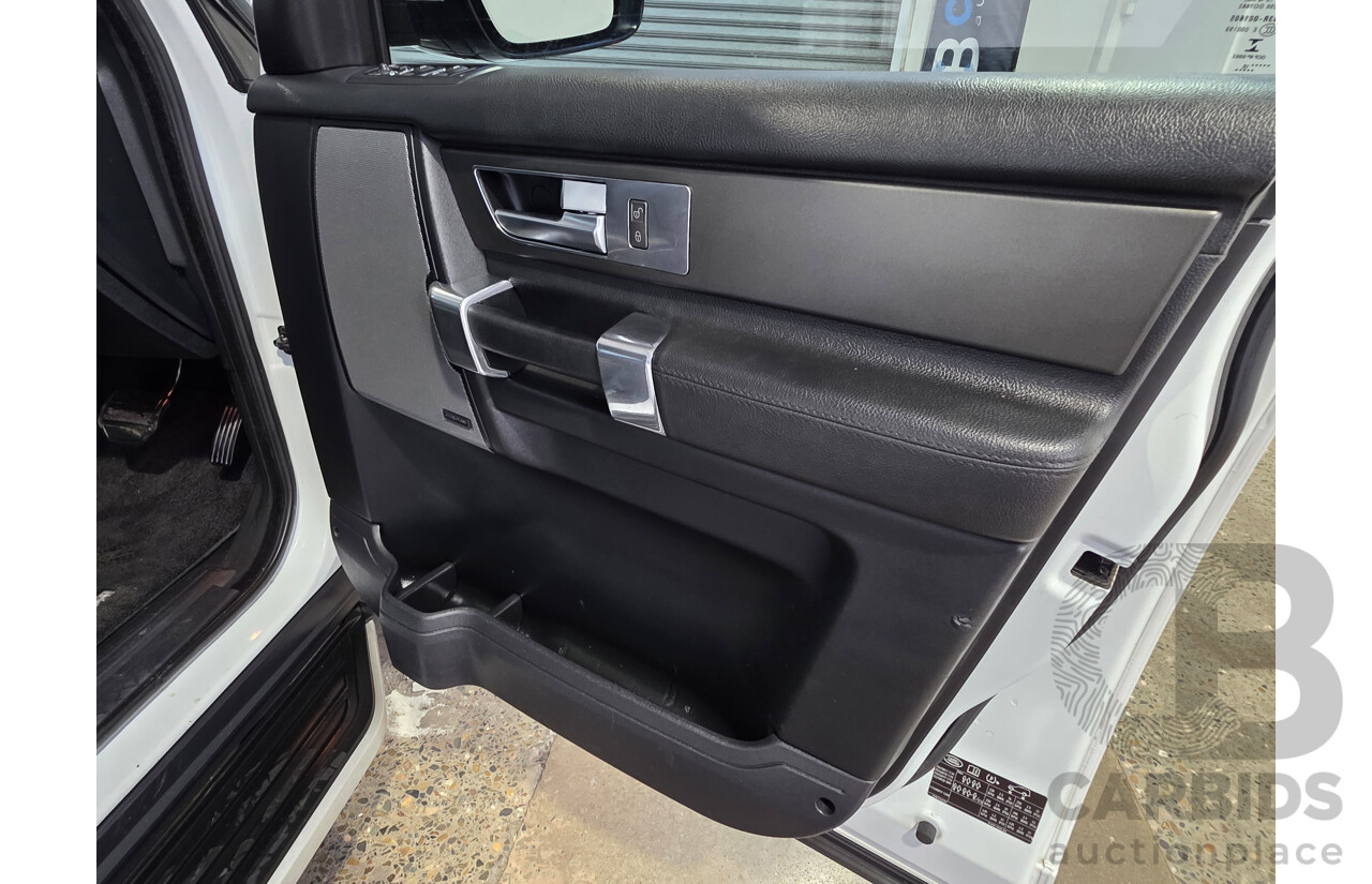 05/2015 Land Rover Discovery 3.0 SCV6 SE 4x4 MY16 4d Wagon White 3.0L