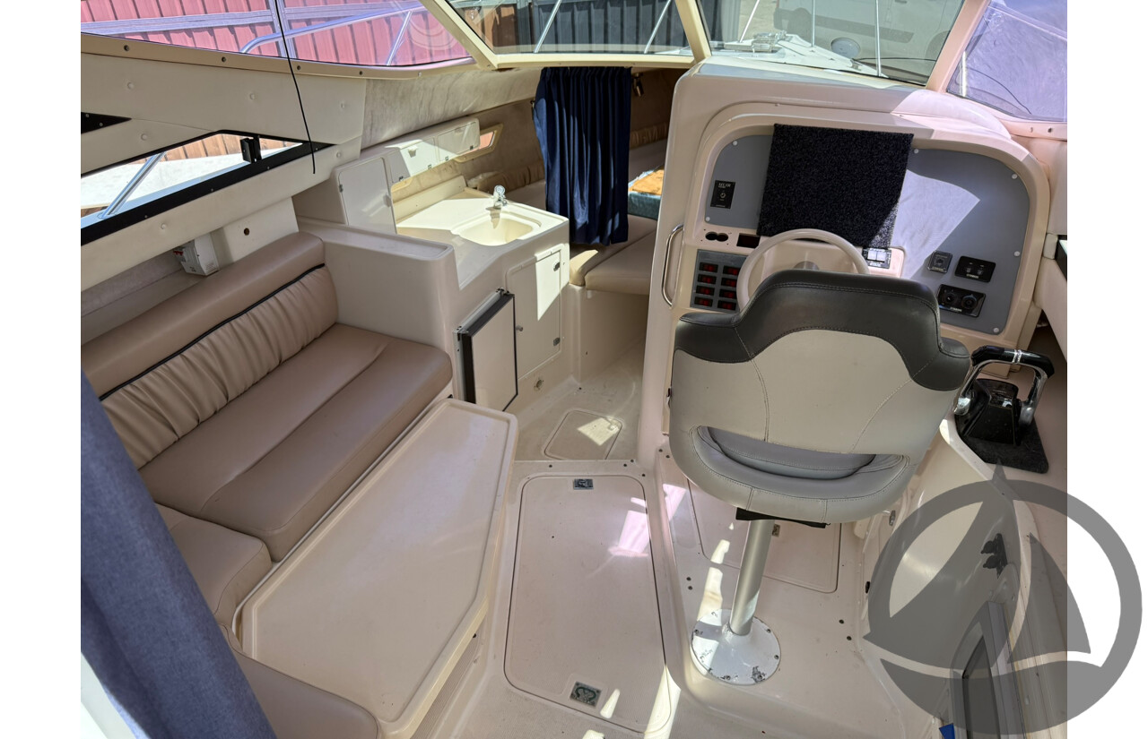 NO RESERVE | 1997 Fastlane 30 Flybridge, Twin Yamaha 300HP Four-Stroke Outboards