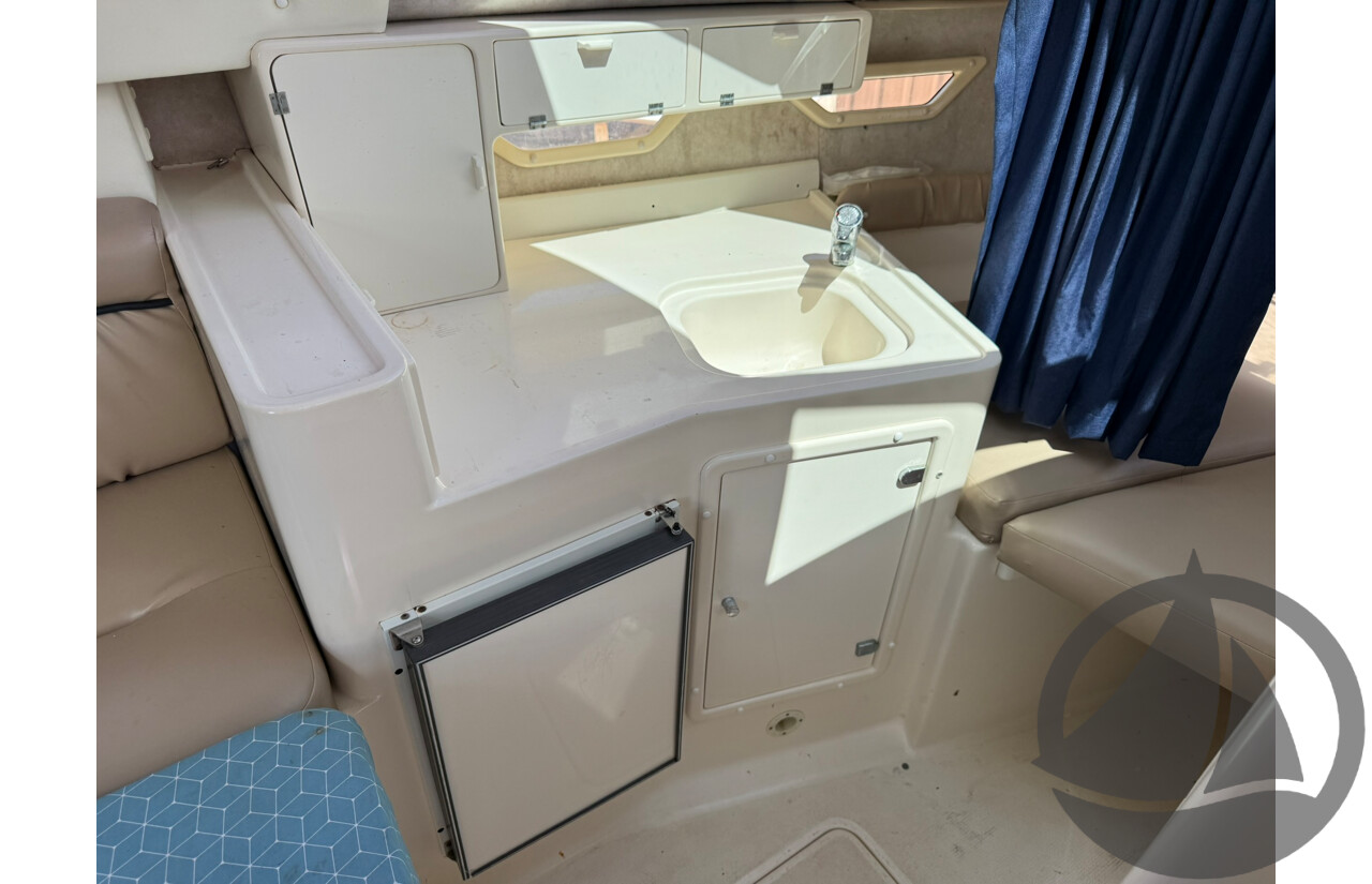 NO RESERVE | 1997 Fastlane 30 Flybridge, Twin Yamaha 300HP Four-Stroke Outboards