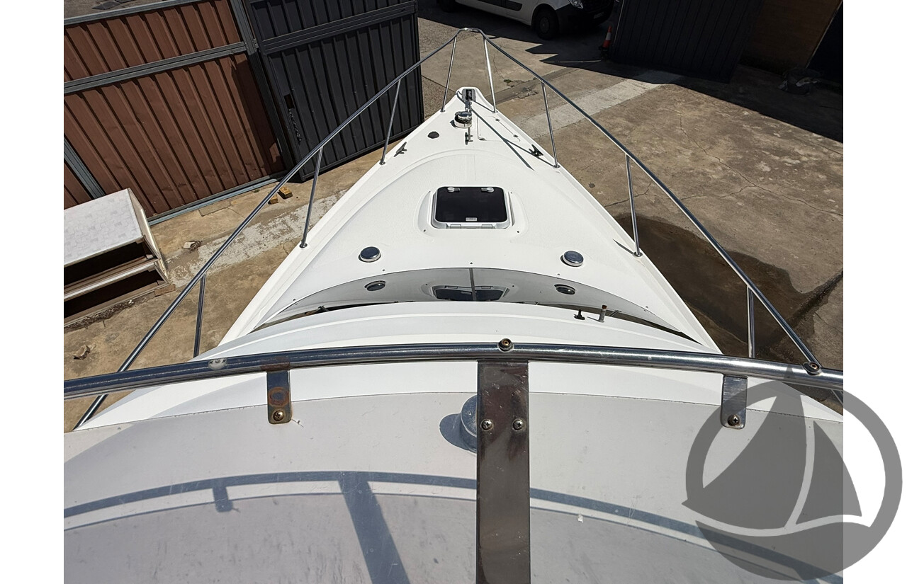 NO RESERVE | 1997 Fastlane 30 Flybridge, Twin Yamaha 300HP Four-Stroke Outboards