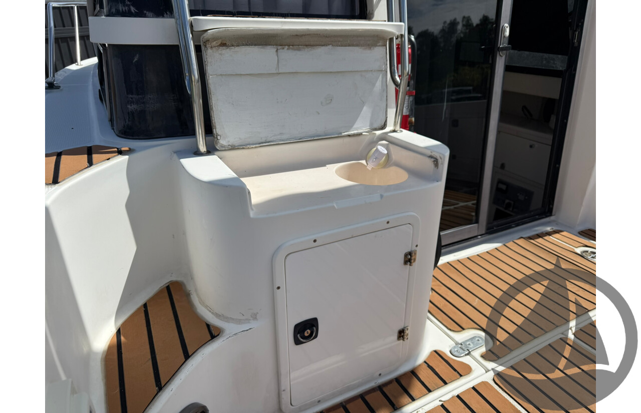 NO RESERVE | 1997 Fastlane 30 Flybridge, Twin Yamaha 300HP Four-Stroke Outboards