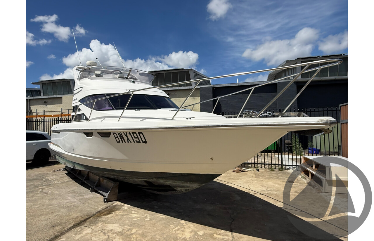 NO RESERVE | 1997 Fastlane 30 Flybridge, Twin Yamaha 300HP Four-Stroke Outboards