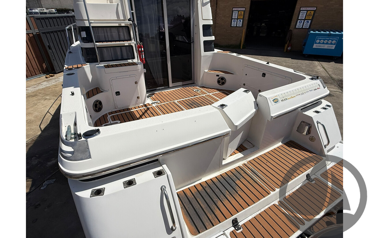 NO RESERVE | 1997 Fastlane 30 Flybridge, Twin Yamaha 300HP Four-Stroke Outboards