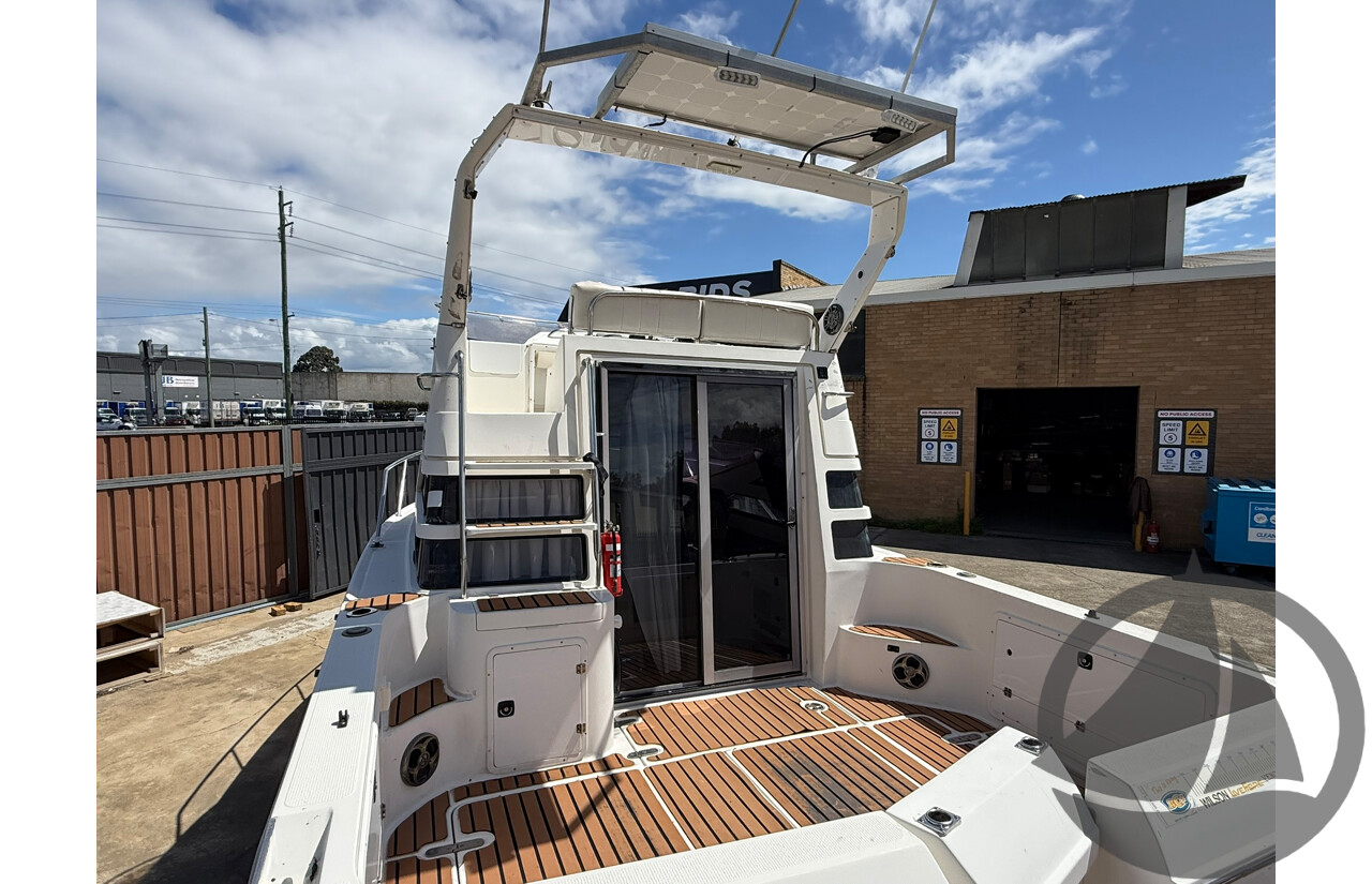 NO RESERVE | 1997 Fastlane 30 Flybridge, Twin Yamaha 300HP Four-Stroke Outboards
