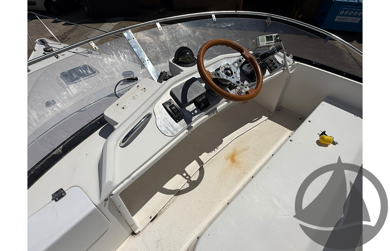 NO RESERVE | 1997 Fastlane 30 Flybridge, Twin Yamaha 300HP Four-Stroke Outboards