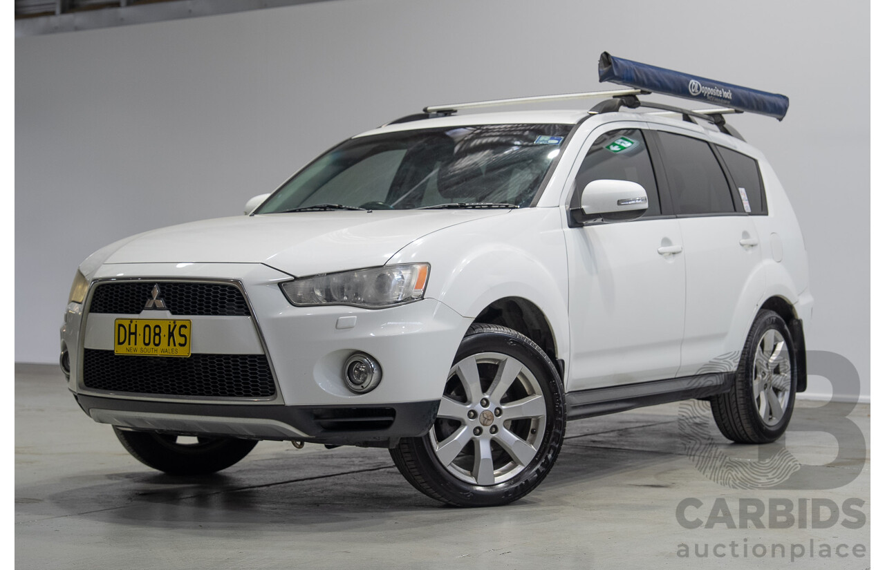 03/2012 Mitsubishi Outlander XLS (4x4) ZH MY12 4d Wagon White 2.4L