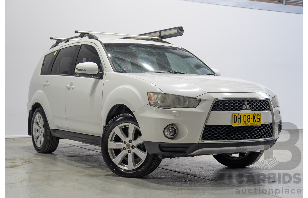 03/2012 Mitsubishi Outlander XLS (4x4) ZH MY12 4d Wagon White 2.4L
