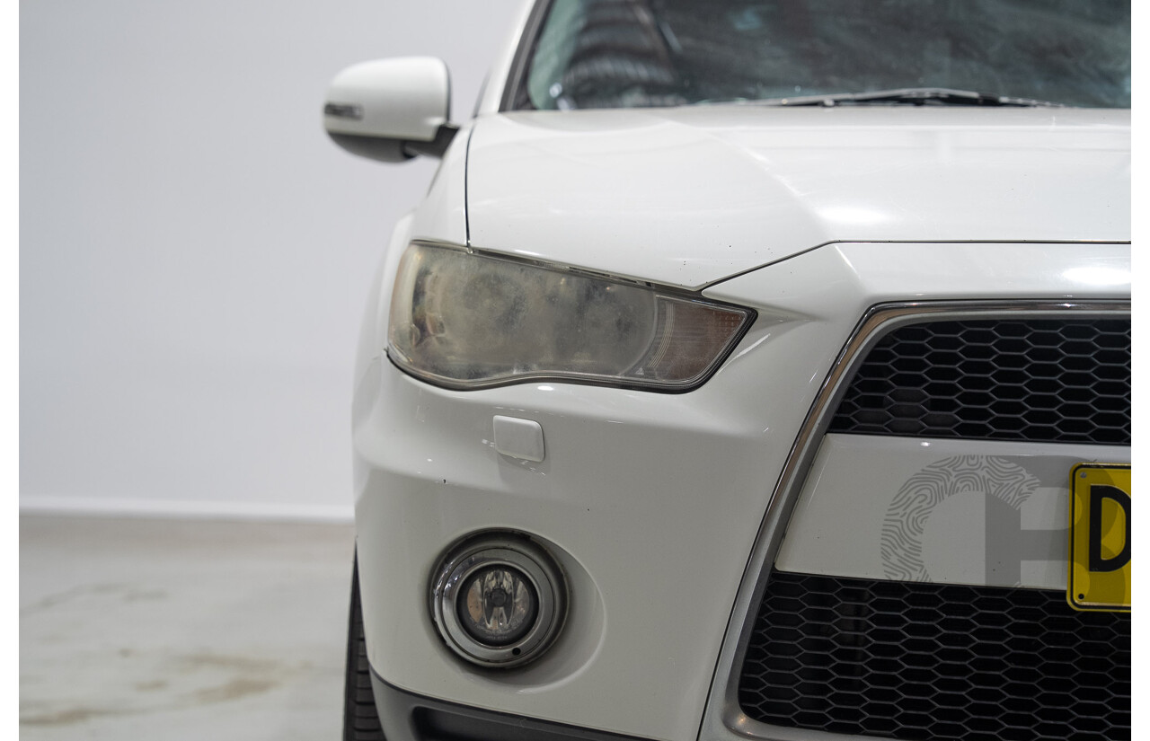 03/2012 Mitsubishi Outlander XLS (4x4) ZH MY12 4d Wagon White 2.4L