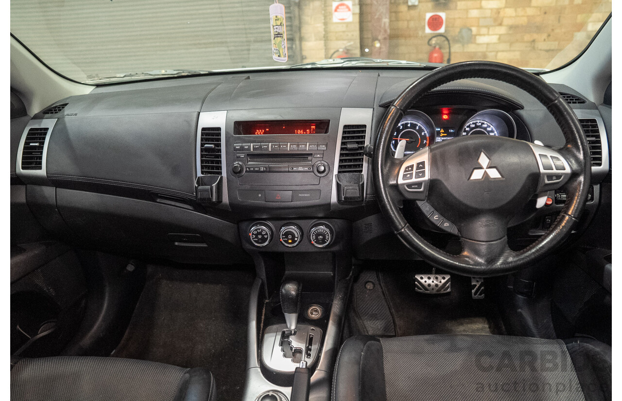 03/2012 Mitsubishi Outlander XLS (4x4) ZH MY12 4d Wagon White 2.4L
